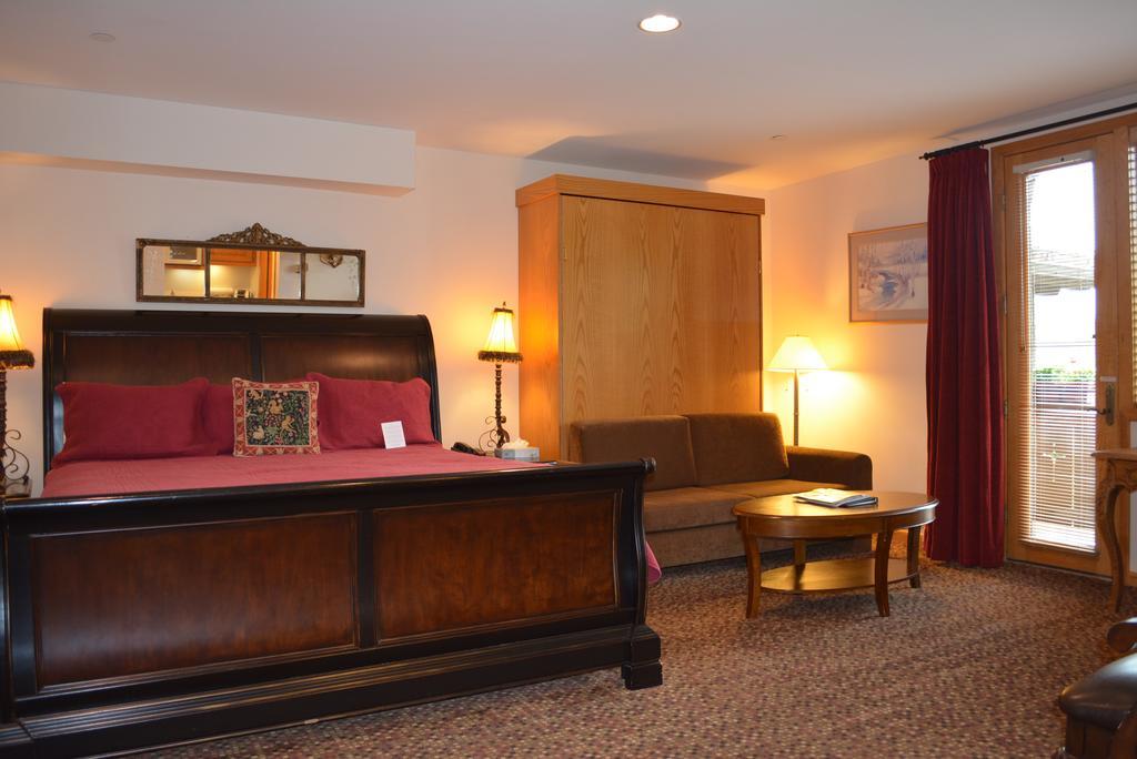 Mountain Chalet Aspen Room photo